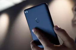 Какой смартфон 📱 лучше выбрать из бюджетных: ТОП-12 дешевых смартфонов 2024 года