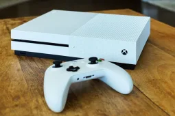 Xbox One S All-Digital Edition - обзор: виды Xbox приставок