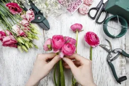 ТОП-14 лучших курсов Event флористика: какой курс выбрать, сравнение и стоимость