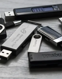 ТОП-13 лучших USB флешек 2024 года: как выбрать флешку USB, отзывы пользователей, рейтинг