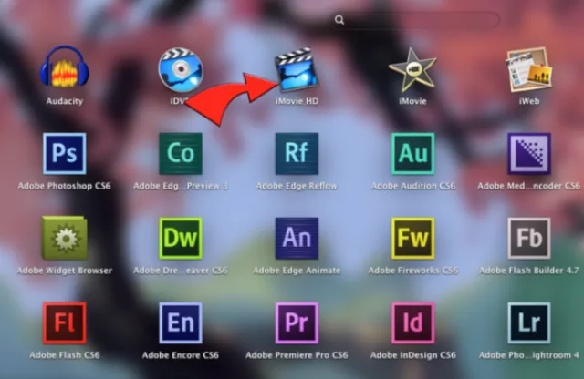 Запускаем программу iMovie