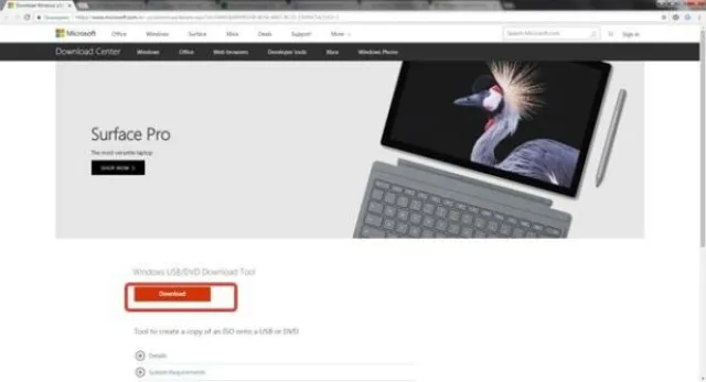 На официальном сайте скачиваем утилиту с помощью кнопки «Download»