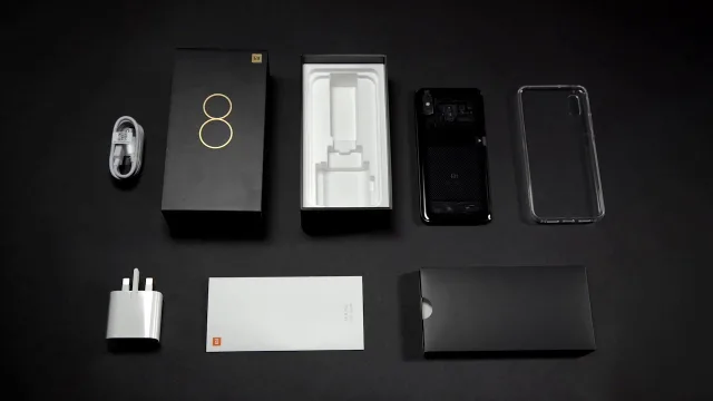 Комплектация Xiaomi Mi 8 Pro