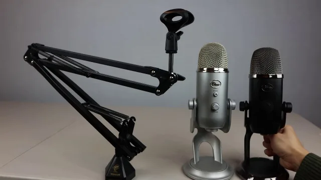 Настольная подставка для микрофона