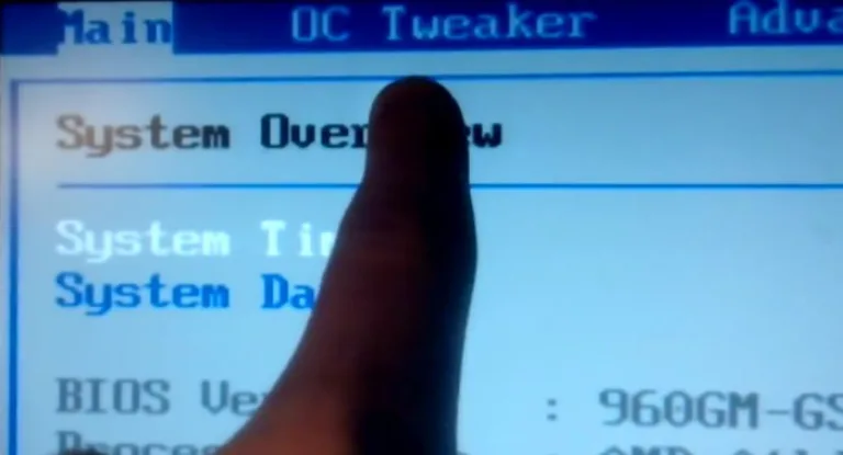 Перемещаемся на вкладку OC Tweaker