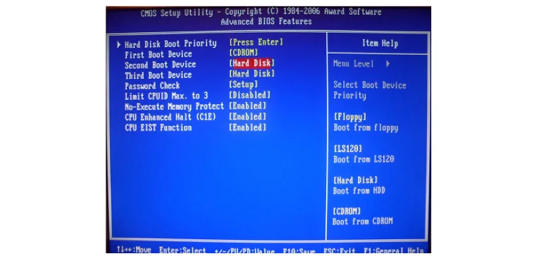 Дополнительным устройством выставляем «Hard Disk»