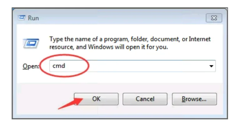Нажимаем сочетание Win + R, печатаем в строке CMD и нажимаем «OK»