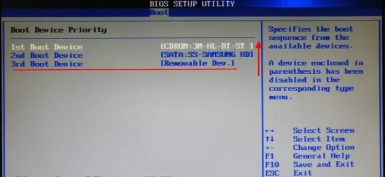 В параметре «1st Boot Device» выставляем с помощью клавиш «+» и «-» на первое место «CDROM» или «USB»