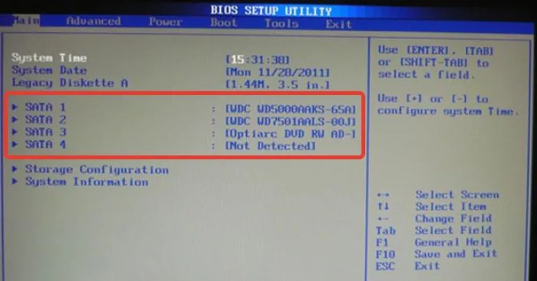 Ищем в пунктах диск с данными или переходим в пункт «Not Detected», нажимаем «Enter» для его определения