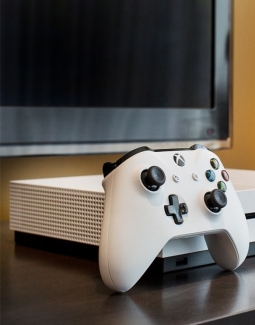 ТОП-5 лучших моделей Xbox: Xbox One S — обзор
