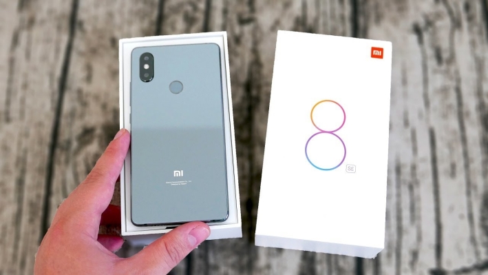 Смартфон Xiaomi Mi 8 SE