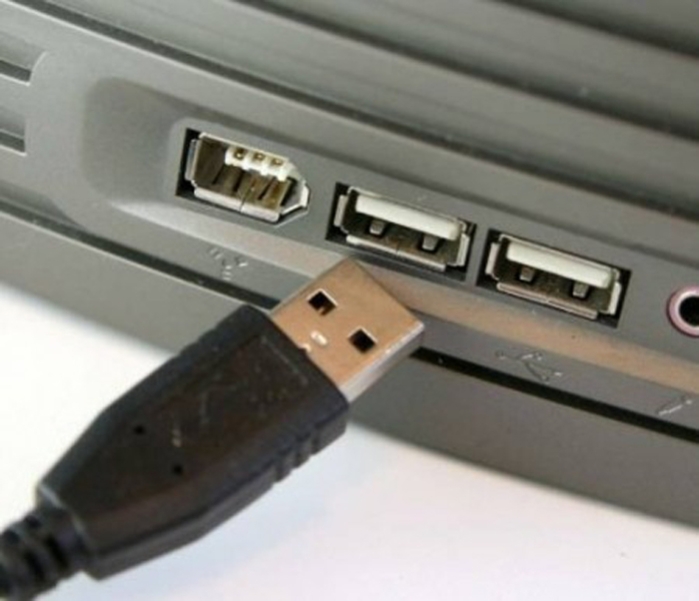 Подключаем к USB-порту другое устройство с USB-штекером