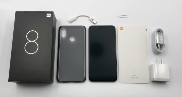 Комплектация Mi 8