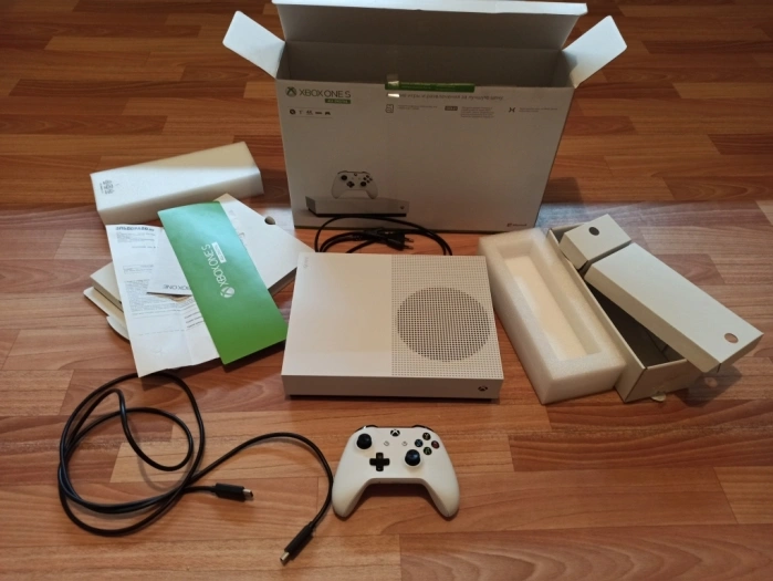 Комплектация Xbox One S All-Digital Edition