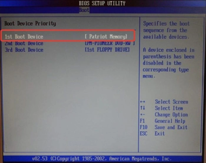 В пункте «1st Boot Device» флешка выставлена на первое место, нажимаем «F10»