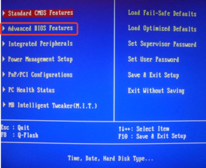 Стрелками вниз-вверх перемещаемся к пункту «Advanced BIOS Features», на нем нажимаем «Enter»