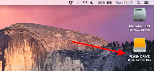 Флешка в Mac, имеющая протокол USB Mass Storage